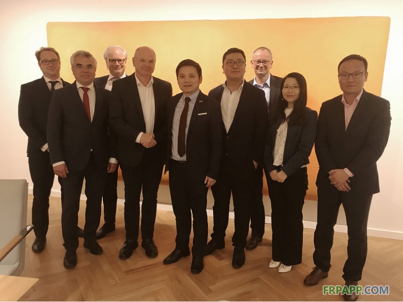 SGL Kümpers是歐洲知名的復合材料織物生產(chǎn)企業(yè)，旗下產(chǎn)品包括玻璃纖維、碳纖維機織織物、NCF經(jīng)編織物及3D編織織物，廣泛應用于風電及汽車行業(yè)，長期為寶馬、奧迪等汽車主機廠，Enercorn、TPI等知名風電企業(yè)，提供玻纖及碳纖織物產(chǎn)品。